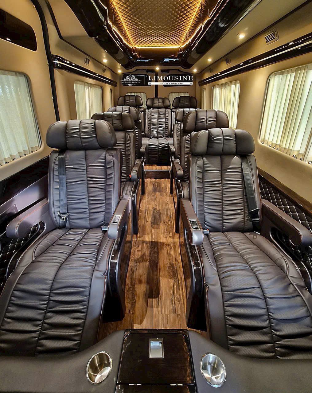 Dragon Travel VIP seats
